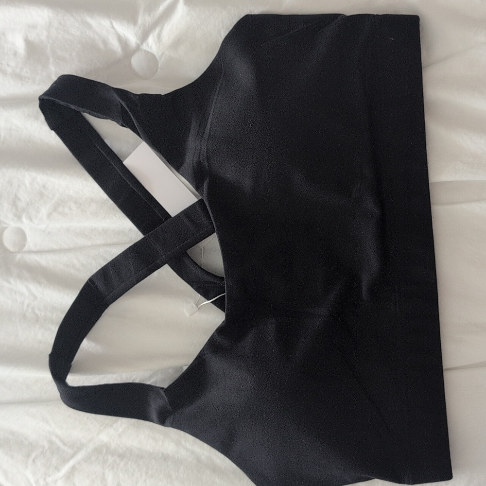 Elegant Black Sports Bra for Women